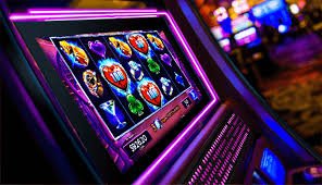 Top Trend Gaming feed on akartoto login showing trending slot games and live tables